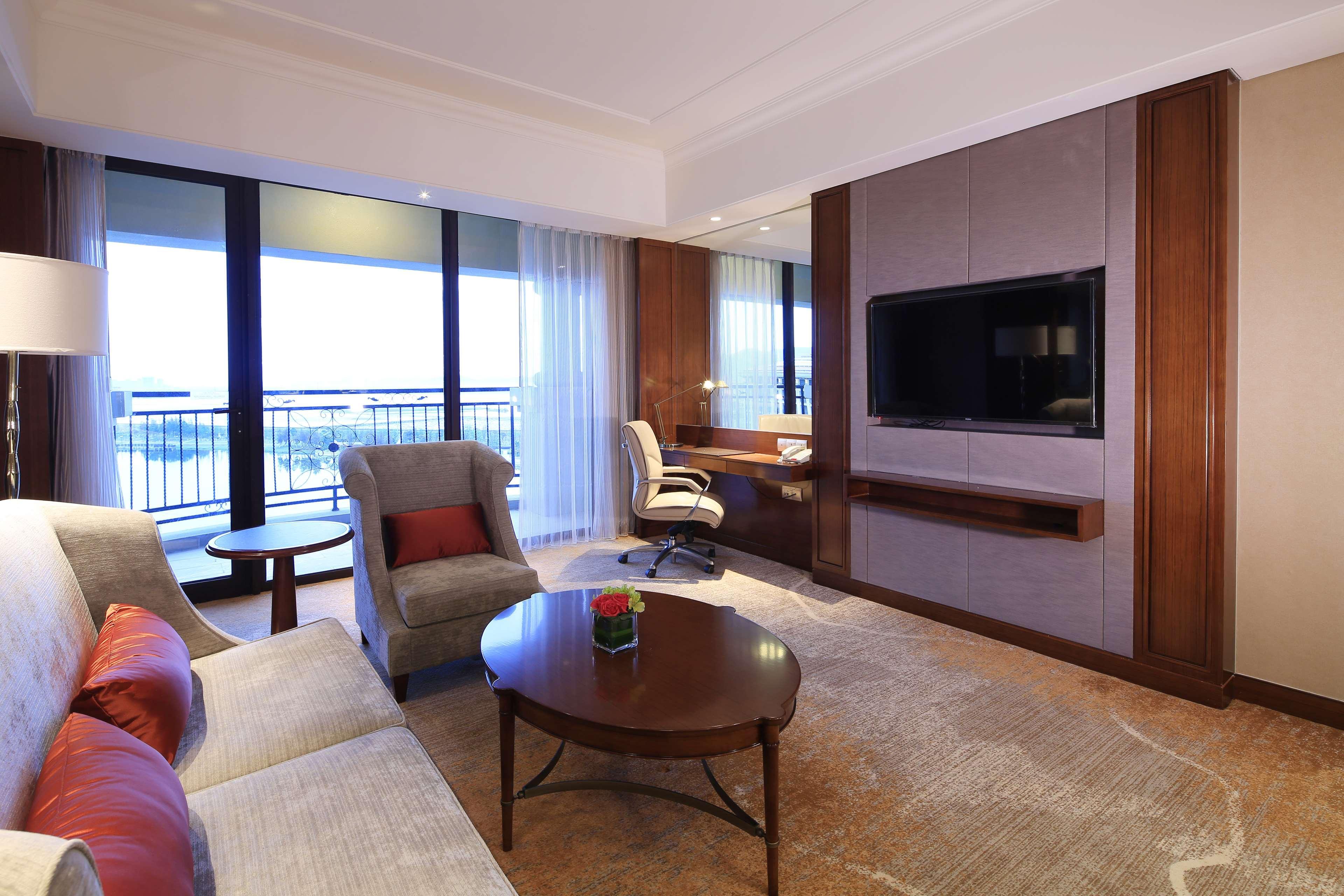 Doubletree By Hilton Ningbo - Chunxiao Hotel Kültér fotó