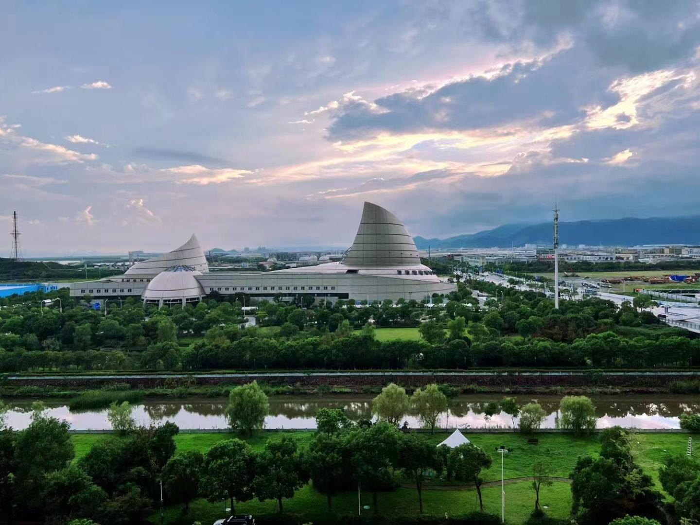 Doubletree By Hilton Ningbo - Chunxiao Hotel Kültér fotó